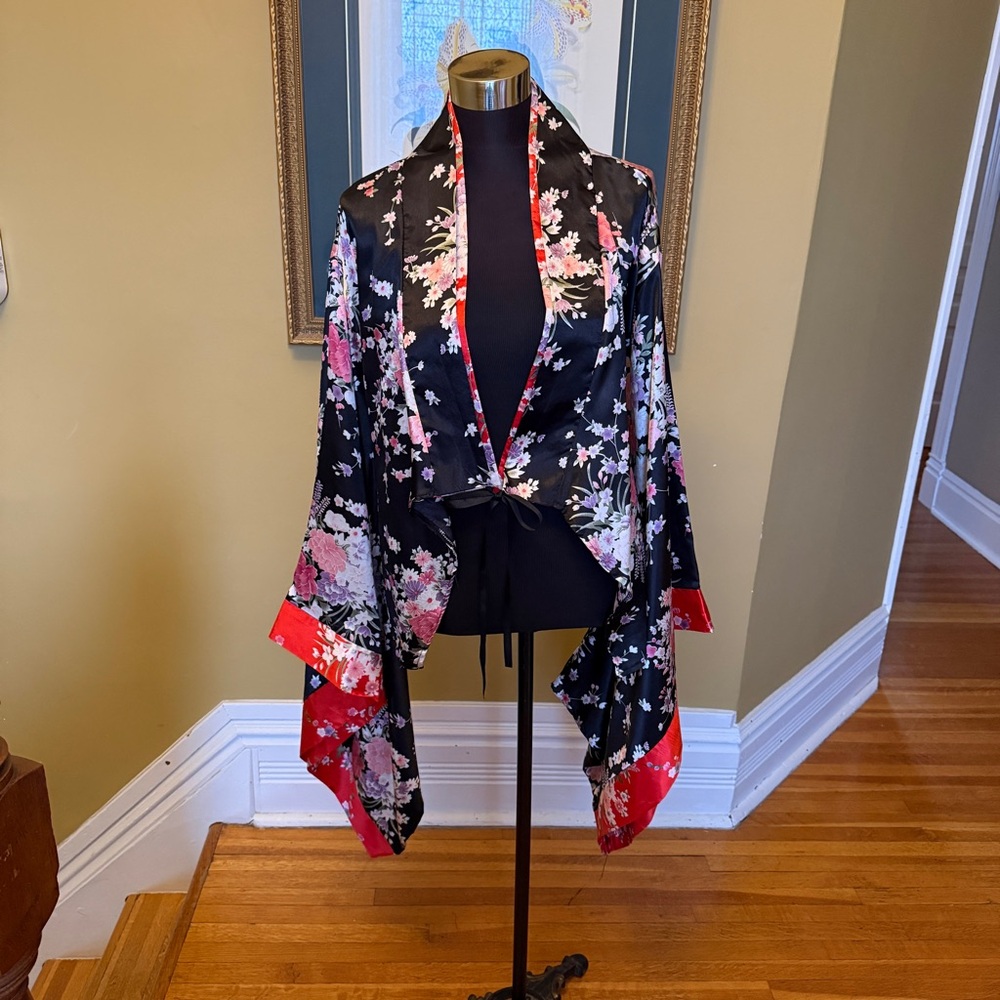 Floral Black and Red Women's Kimono Jacket